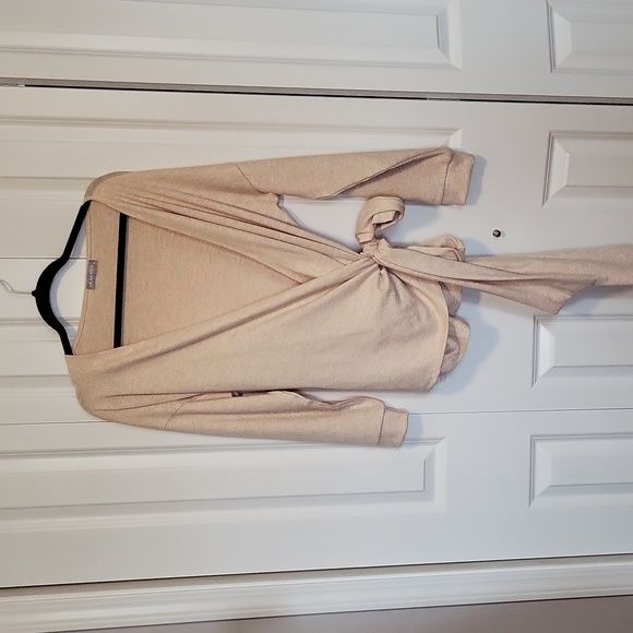 Milan Kiss Tops - Wrap top